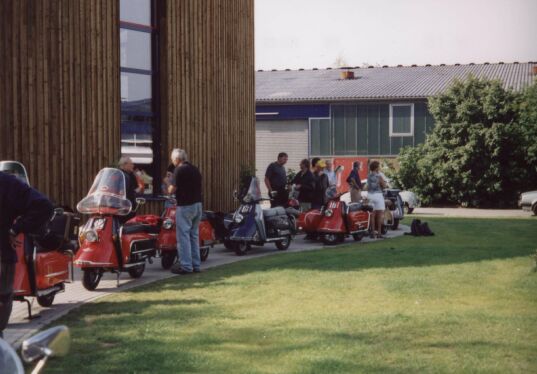 Roller- und Kleinwagentreffen in Nienburg 2003