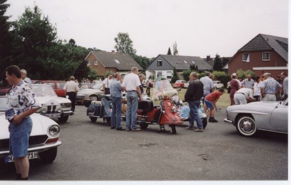 Roller- und Kleinwagentreffen in Nienburg 2003