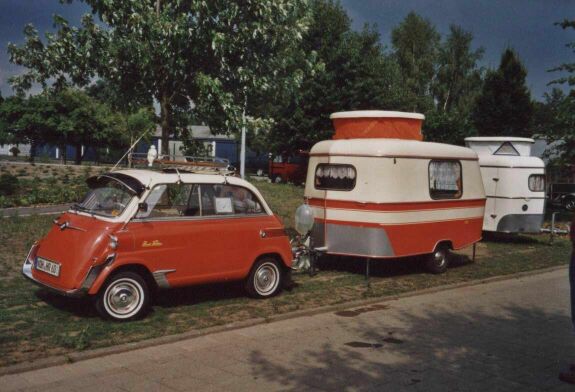Roller- und Kleinwagentreffen in Nienburg 2003